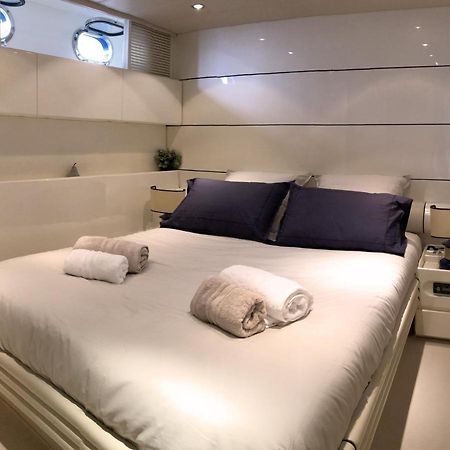 Home Sweet Boat - Chambres D'Hotes เอมปูเรียบราบา ภายนอก รูปภาพ