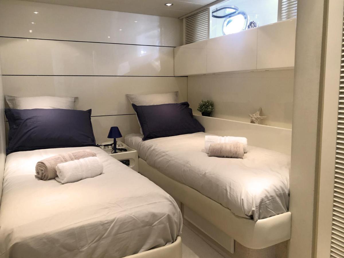 Home Sweet Boat - Chambres D'Hotes เอมปูเรียบราบา ภายนอก รูปภาพ