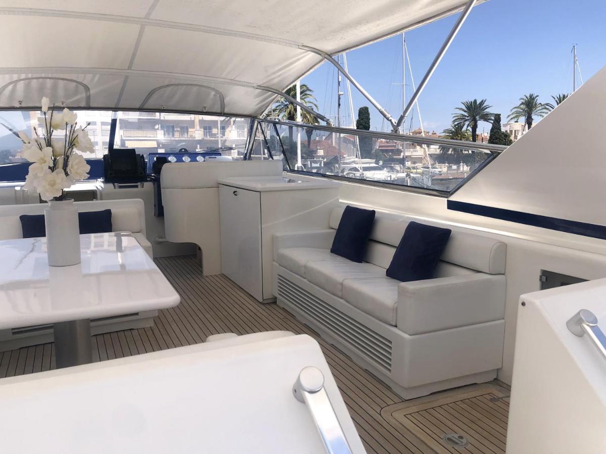 Home Sweet Boat - Chambres D'Hotes เอมปูเรียบราบา ภายนอก รูปภาพ